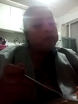 Keyla01_: απευθείας συνομιλία ΧΧΧ