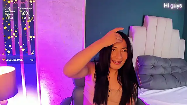 Adrienne__ Chat XXX in diretta