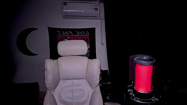 Ivon_Diaz: онлайн-секс-чат