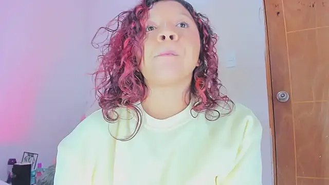 Emily_Coper18 Chat XXX in diretta