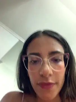 elegant__rouse Adlı Modelin Canlı XXX Sohbeti