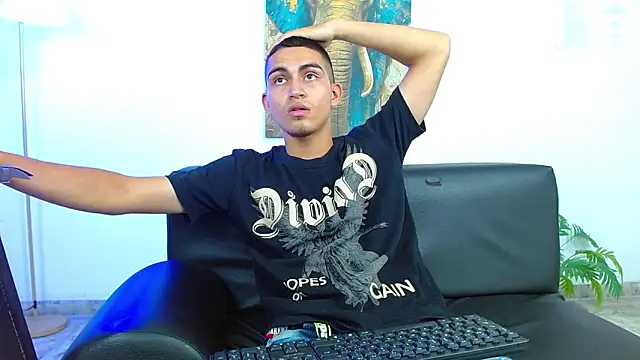 lucass_18 – webcam-show