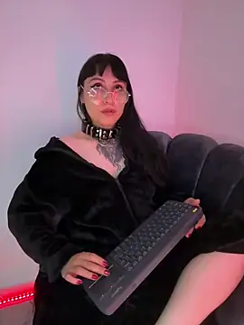 Živý XXX chat Ravenna666_