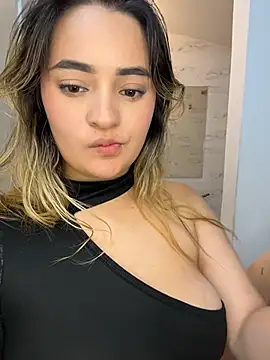 Chat XXX en directo de Antonella_Julieta