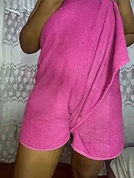 MonicaSex_ Adlı Modelin Canlı XXX Sohbeti