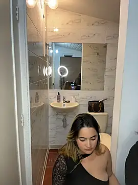 Antonella_Julieta Adlı Modelin Web Kamerası Şovu