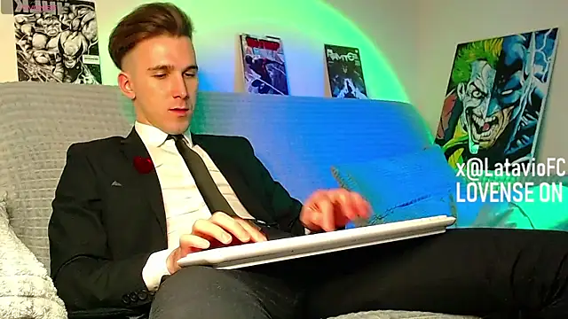 Midnighter_ webkamerás műsora