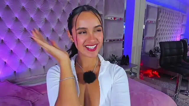 Chat +18 de Harii_02 ao vivo