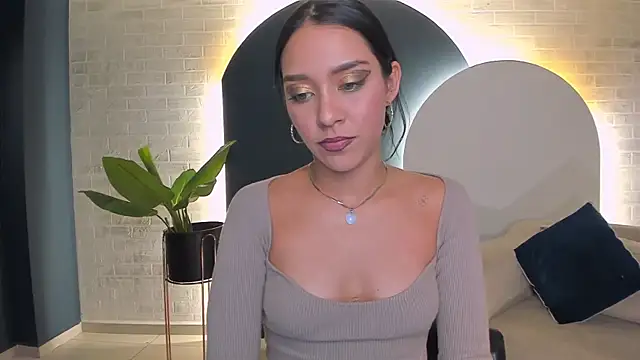 AmaliaCrus Adlı Modelin Canlı XXX Sohbeti