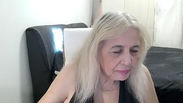 SusiLifeXXX Adlı Modelin Canlı XXX Sohbeti