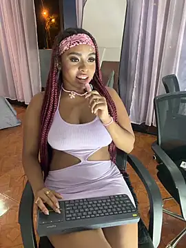 Kloe_rousse01's Webcam Show