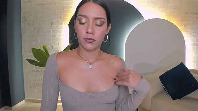 AmaliaCrus: онлайн-секс-чат