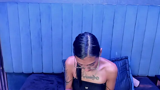 Živý XXX chat KarlaSlutSkinny__