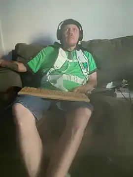 yourMasterisBored Show Webcam