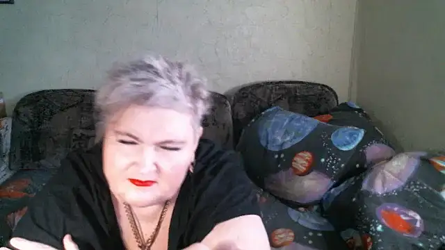 Lana555: онлайн-секс-чат