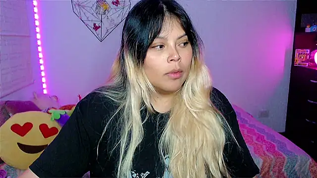 EllieMoonX's Webcam Show