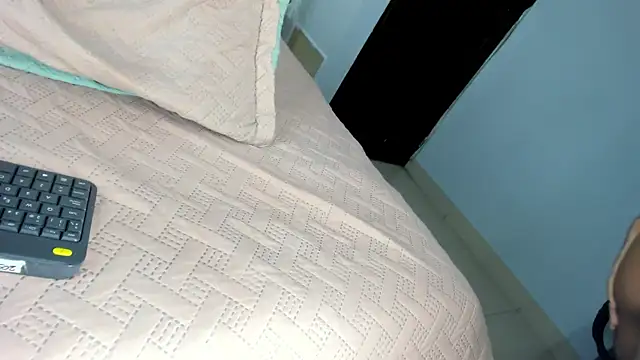 Matheoo-23: διαδικτυακό σόου στην κάμερα