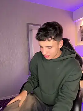 AdrianRinaldi 网络视讯表演