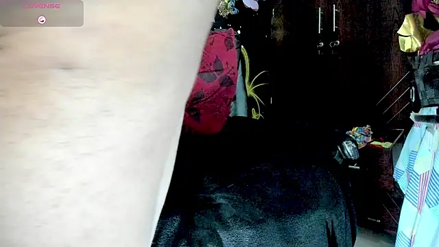 DirtyKhloy: онлайн-секс-чат