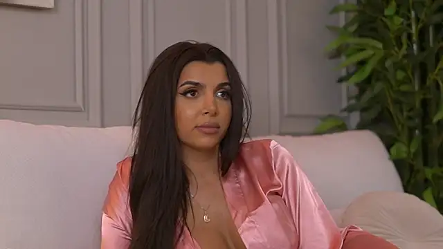 دردشة NicoleCellini الجنسية المباشرة