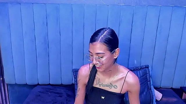 Chat +18 de KarlaSlutSkinny__ ao vivo