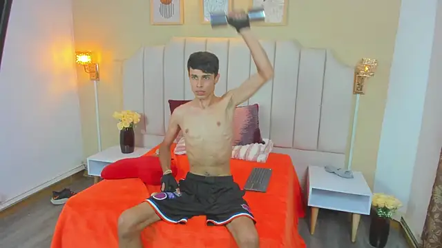 Show modela thomas_dikey na web-kameri