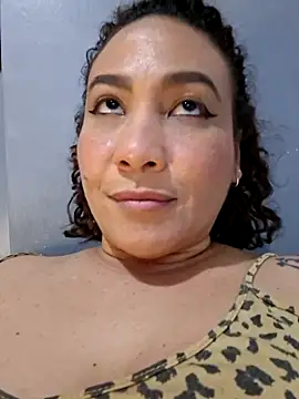 Czat XXX na żywo – JuliRamirez