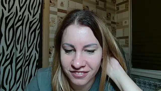 Chat XXX en directo de TherestlessKitty