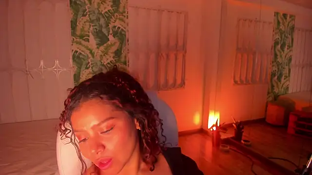 loly_marce Adlı Modelin Canlı XXX Sohbeti