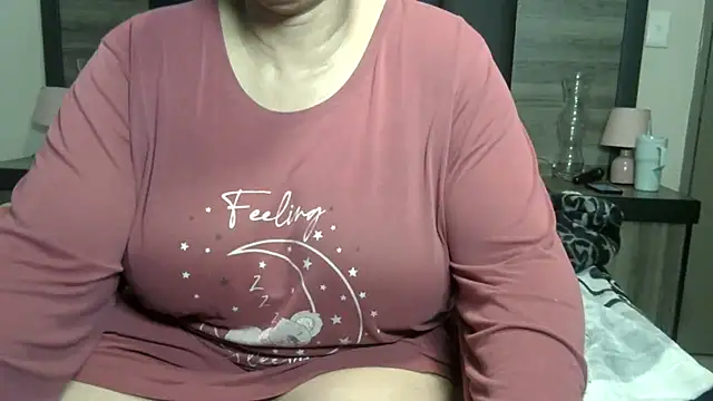 Chat +18 de BigButt-MomJ75 ao vivo