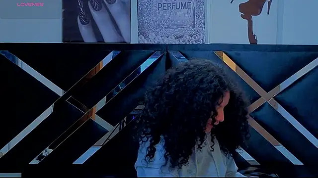 Zoe-yanin's Live XXX Chat