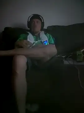 yourMasterisBored's Live XXX Chat