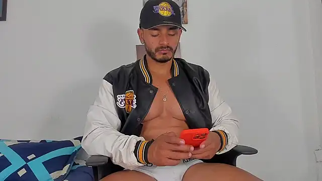 magnusclark Adlı Modelin Web Kamerası Şovu