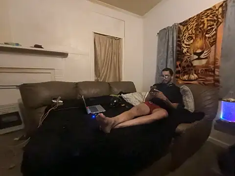 ThrowedWorldWide live XXX chat