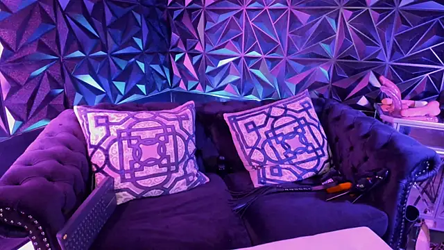 Chat +18 de NatashaxoBangs ao vivo