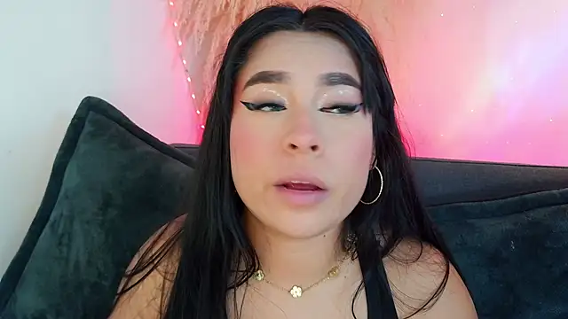 Chat +18 de mia_roux1 ao vivo