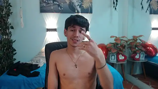 AmethystShadow17 Adlı Modelin Canlı XXX Sohbeti