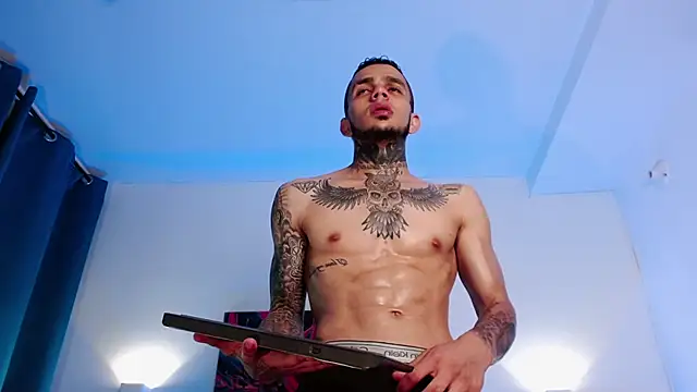 Chatroom XXX en direct de DominicParkerr