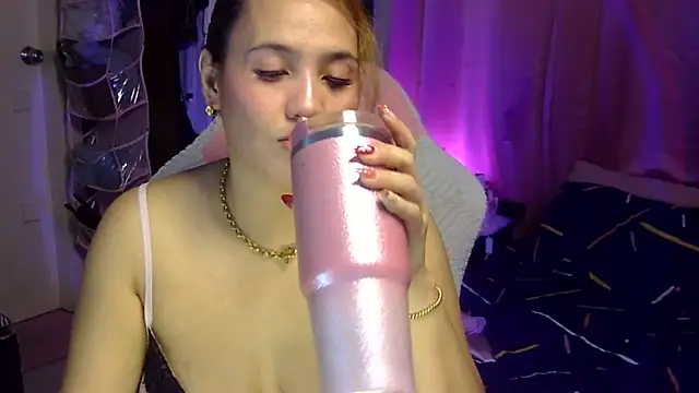 AngelHennesy Pertunjukan Webcam