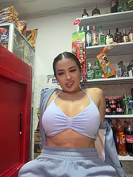 Pokazy przed kamerką – Sara_fun