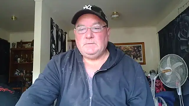 KINKYBLUEYES69 Show Webcam