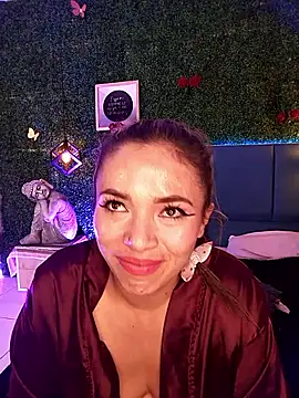 Kiaraa88のライブXXXチャット