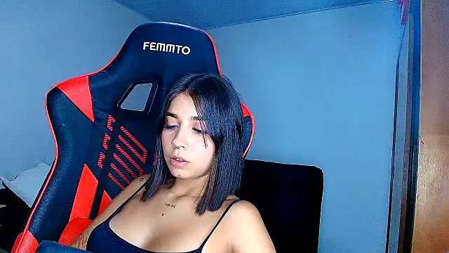 XXX chat uživo modela Rousse_violett