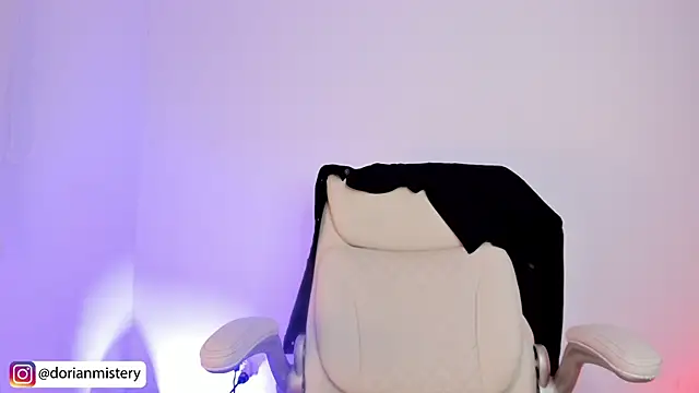 Dorianmistery2322_ Adlı Modelin Canlı XXX Sohbeti