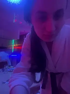 Flossy_Vettie Adlı Modelin Canlı XXX Sohbeti