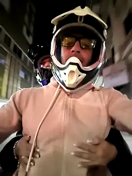 Misshine_32 webkamerás műsora