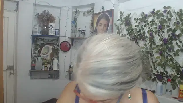 FunnyGrandmaのウェブカメラショー