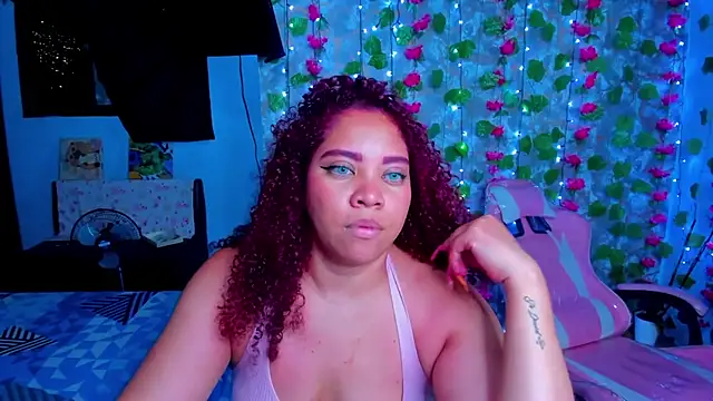 AngelaCoffee élő XXX-chatje