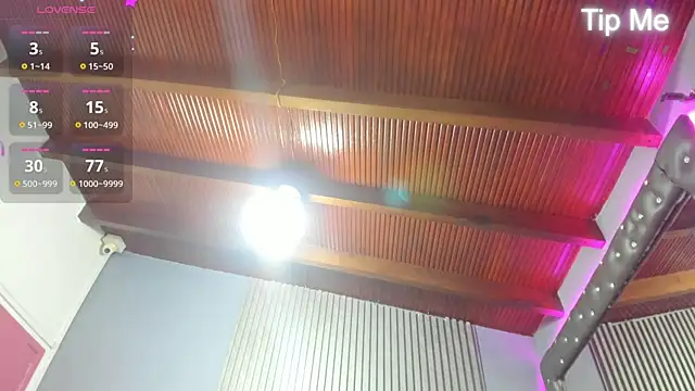 Paulinna_Curvyのウェブカメラショー