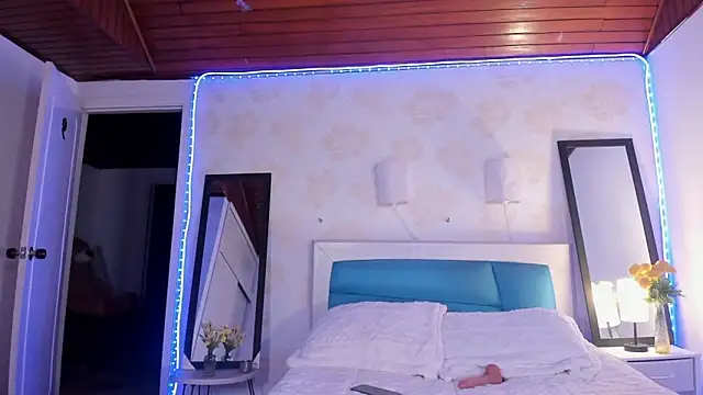 roxie_wild's Live XXX Chat